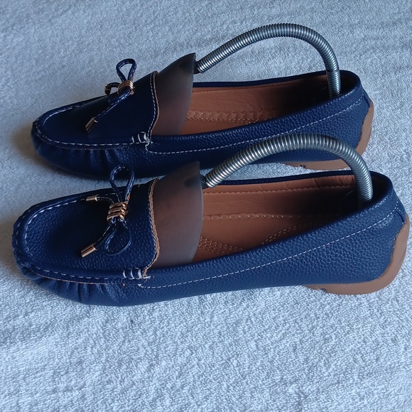 NWT Forever Comfort Navy Blue Loafers - Picture 6 of 16